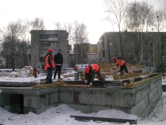 01.02.2017 Начинаем кирпичную кладку стен