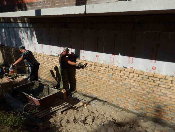 29.08.2017: Устройство дополнительной защиты вертикальной гидроизоляции подвала