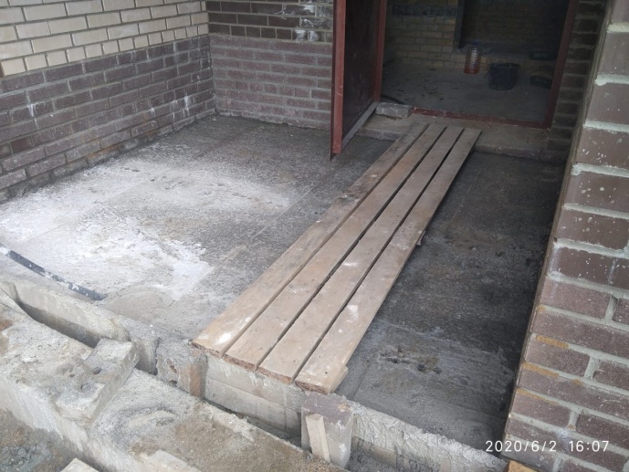 08.06.2020 Бетонирование крыльца.