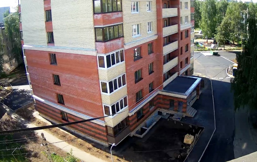 25.08.2018: Завершена асфальтировка прилегающей территории