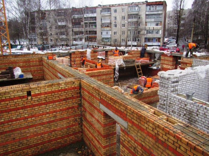 03.03.2017 Завершение возведения внутренних несущих стен 1-го этажа
