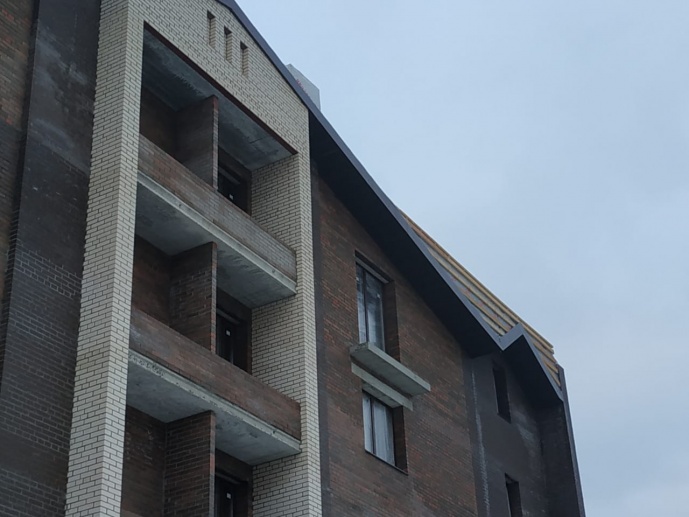 27.01.2020г. установка софитов и лобовых карнизных элементов.