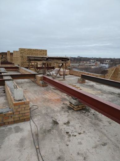 05.11.19. Установлены стальные балки для монтажа крыши 2-я секция.