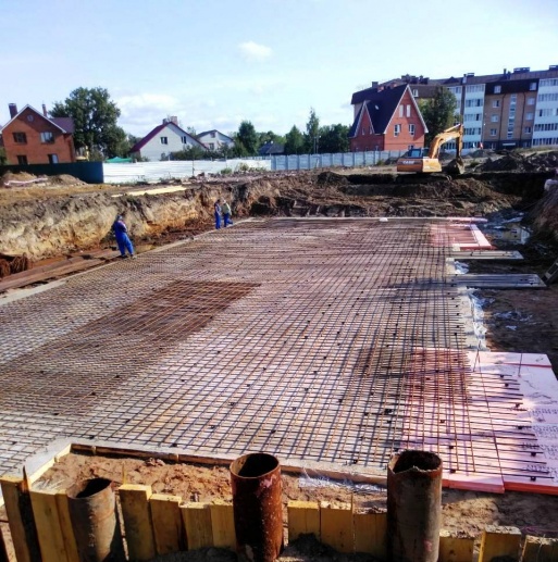 30.08.2018: Уложен нижний слой армирования фундамента