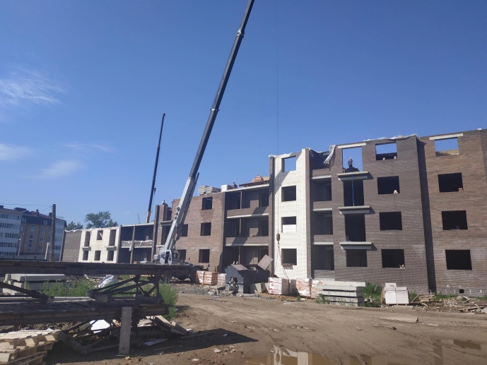 Кладка стен четвертого этажа второго подъезда