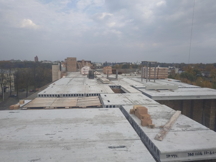 10.10.2019 Вышли на чердак. Строим вытяжки и парапеты.