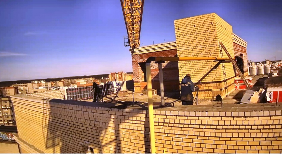 30.03.2018: Монтаж газопровода в крышную котельную