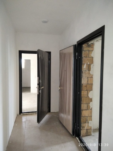 10.09.2020г. Установлены двери 2 секция.