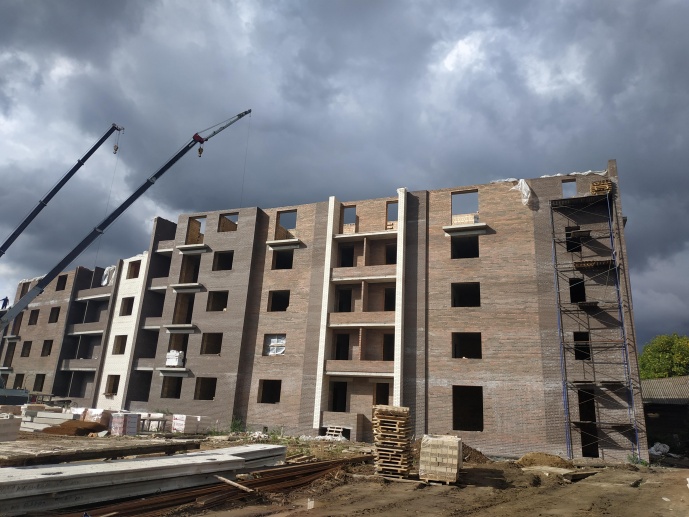 27.08.2019 Закончили возведение наружных стен 5 этажа первого подъезда.