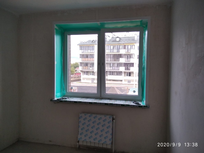 10.09.2020г. Установлены откосы и подоконники на окнах 1-2 секция.