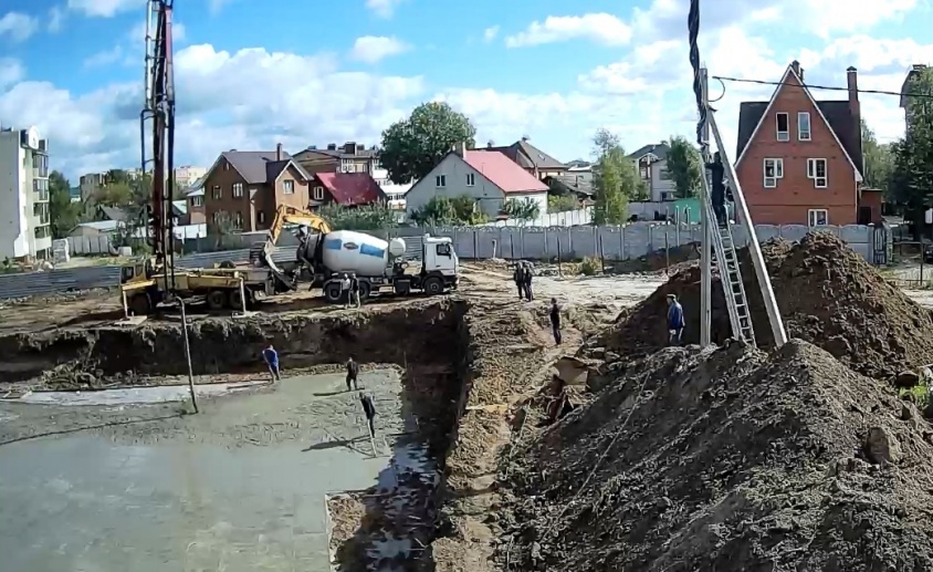 13.09.2018: Подготовка основания для фундамента 3-ей секции