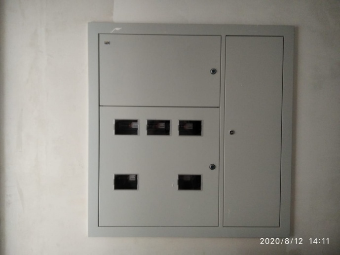 12.08.2020 Установлены поэтажные электрощиты.